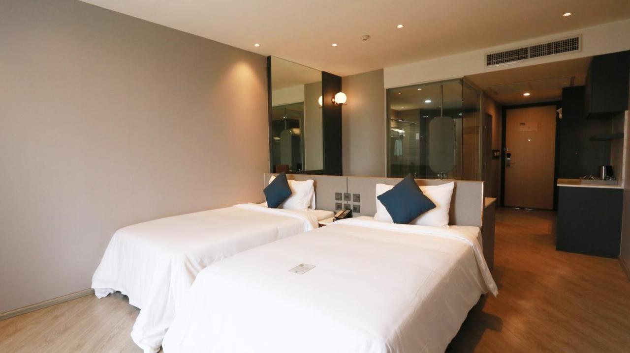 Golden City Rayong Hotel Екстериор снимка