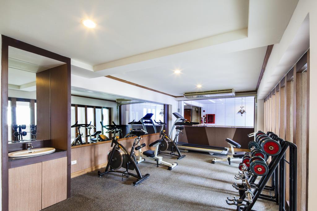 Golden City Rayong Hotel Екстериор снимка
