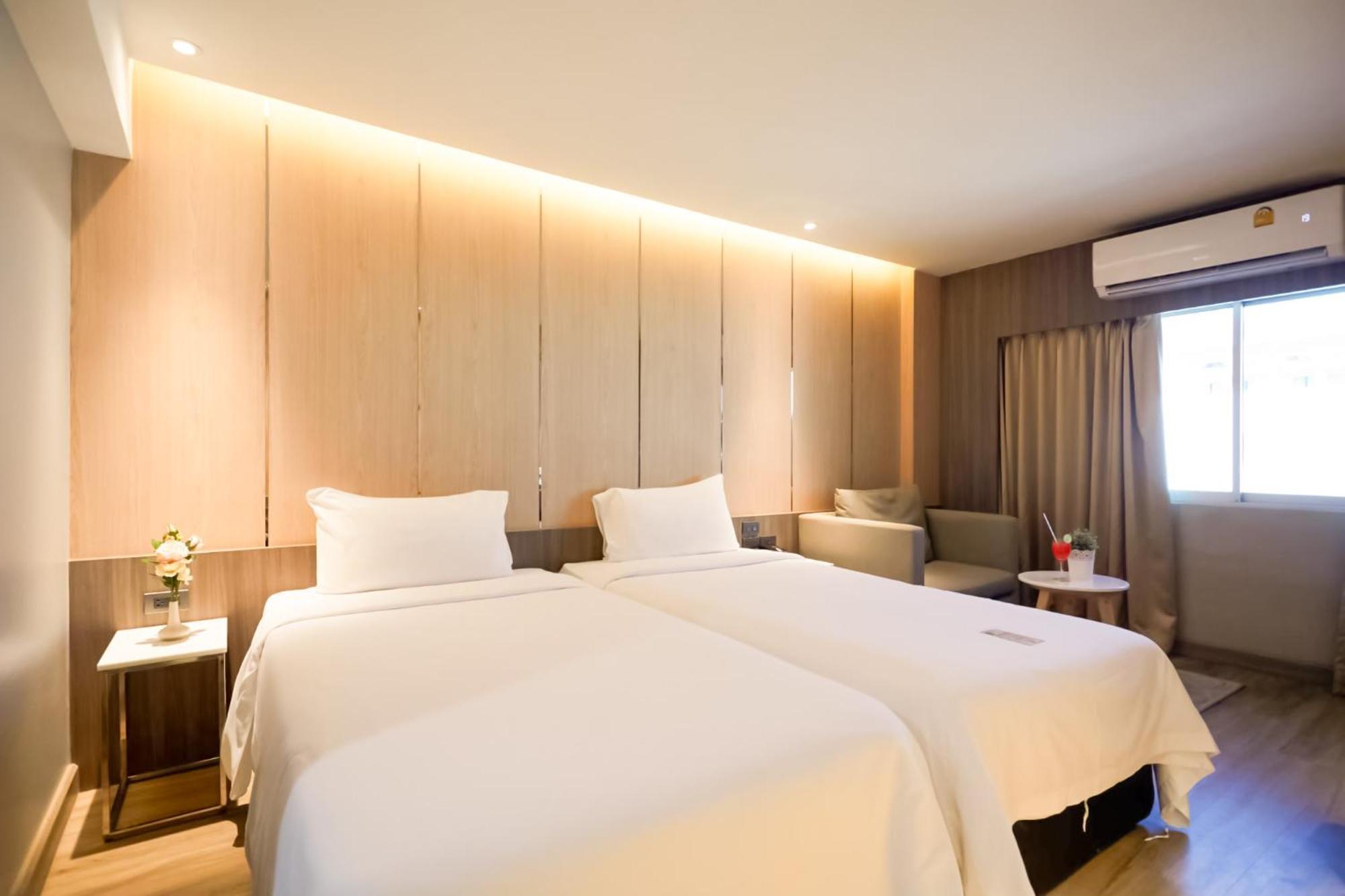 Golden City Rayong Hotel Екстериор снимка