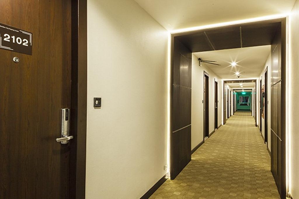 Golden City Rayong Hotel Екстериор снимка